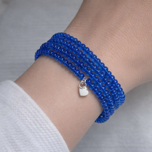 Bracelet multi-rangs en perles bleues translucides