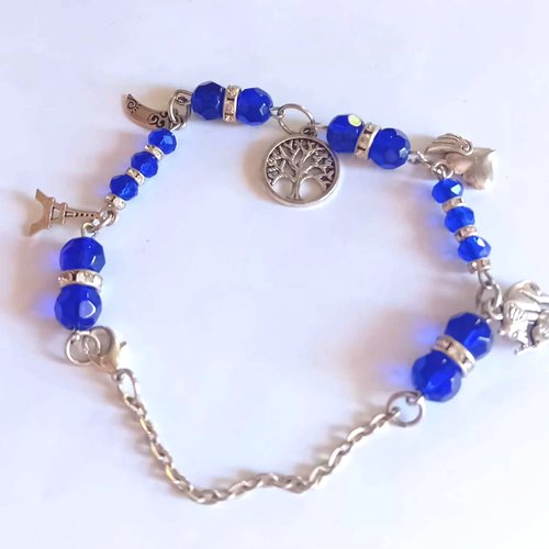 Bracelet bleu nuit – charms symboliques