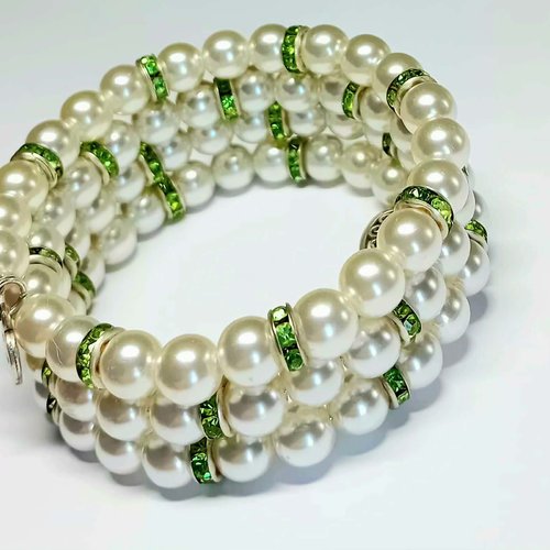 Bracelet perles multi-rangs & cristaux verts – élégance florale