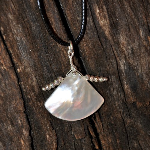 Collier et pendentif