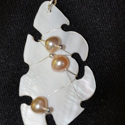 Pendentif en nacre