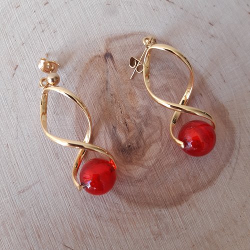 Boucle d'oreille pendentif tourbillon et perle murano rouge