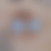 Boucle d'oreille dormeuse cabochon papillon bleu les fleures