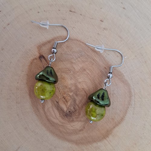 Boucle d'oreille style champignons vert