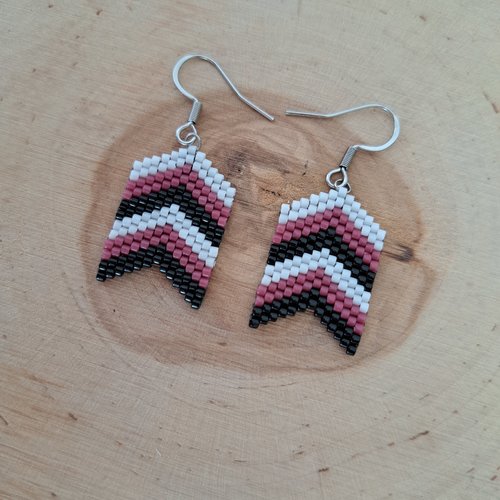 Boucle d'oreille perles miyuki noir, blanc et rose
