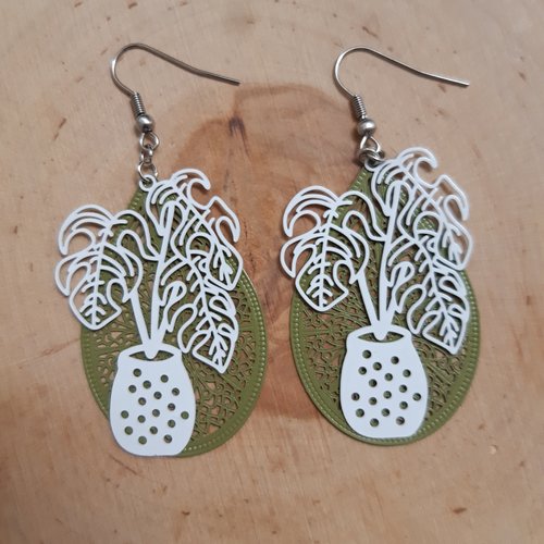 Boucle d'oreille filigrane goutte vert kaki et pot de fleur blanc