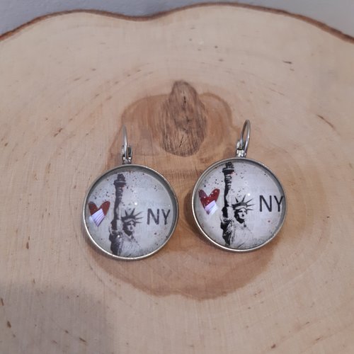 Boucle d'oreille dormeuse cabochon new york