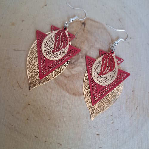 Boucle d'oreille filigrane rouge et or feuille