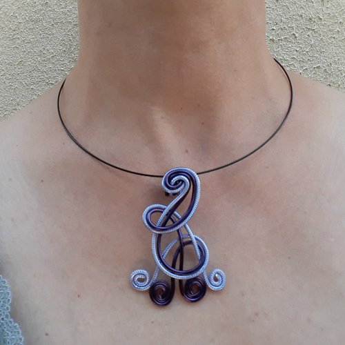 Pendentif mauve et lilas