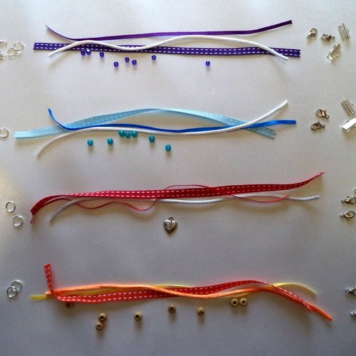 Kit  bracelets.  kit pour réaliser 4 bracelets.