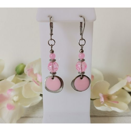Boucles d'oreilles apprêts argent mat et perles en verre tréfilé rose