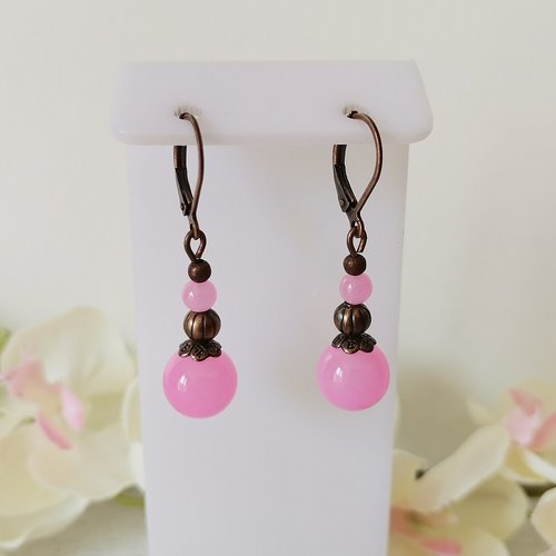 Boucles d'oreilles apprêts cuivre et perles en verre rose imitation jade
