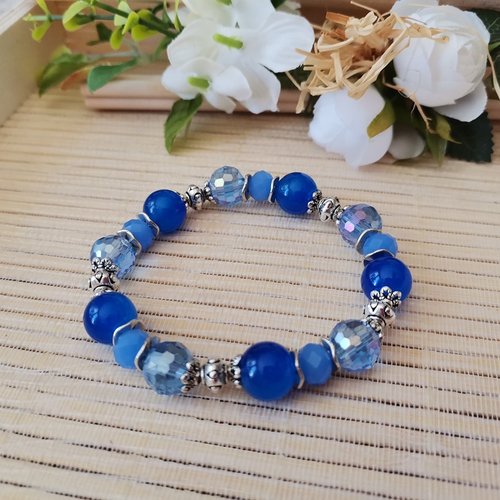 Bracelet fil élastique perles en verre laqué bleue