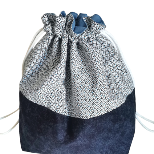Petit sac pochon bleu marine et motif géométrique