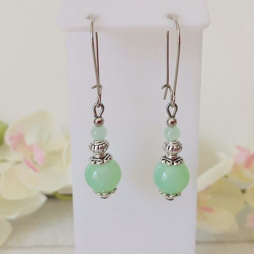 Boucles d'oreilles perles vert pale imitation jade
