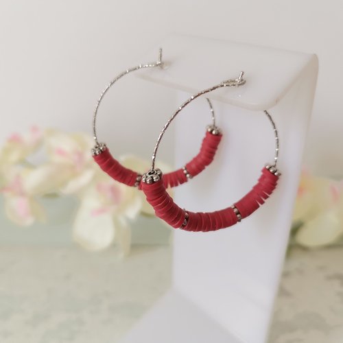 Boucles d'oreilles créoles acier inoxydable ciselé et perles heishi