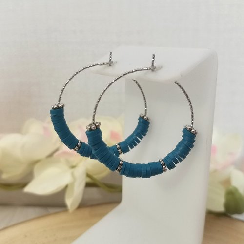 Boucles d'oreilles créoles acier inoxydable ciselé et perles heishi