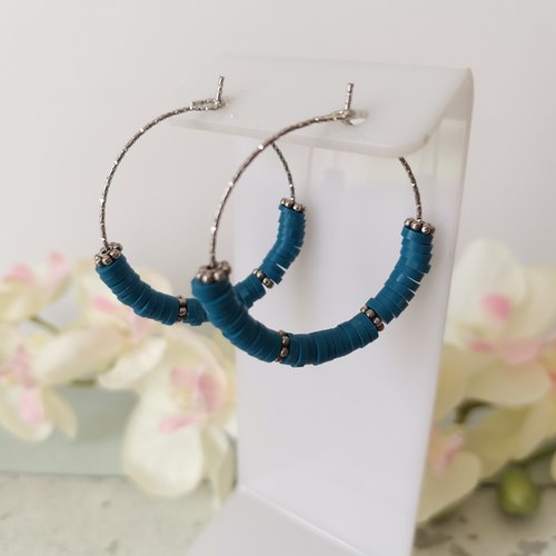 Boucles d'oreilles créoles acier inoxydable ciselé et perles heishi