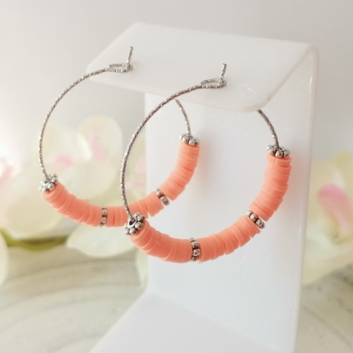 Boucles d'oreilles créoles acier inoxydable ciselé et perles heishi