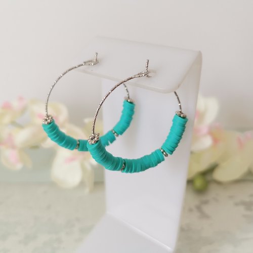 Boucles d'oreilles créoles acier inoxydable ciselé et perles heishi