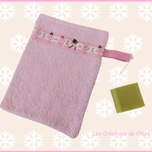 Gant de toilette bébé éponge rose motifs danseuses