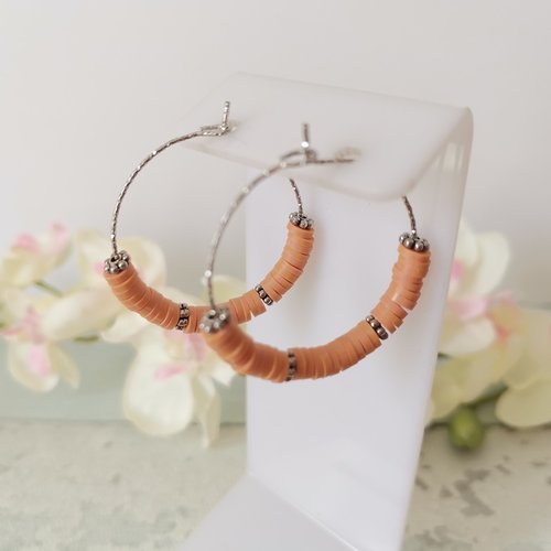Boucles d'oreilles créoles acier inoxydable ciselé et perles heishi