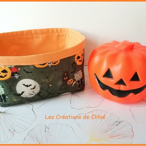 Petit panier enfant pour halloween fond vert