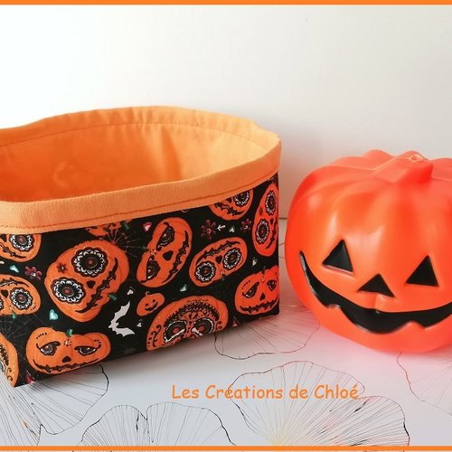 Petit panier enfant pour halloween fond noir