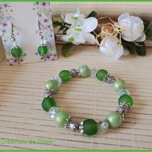 Parure bracelet et boucles d'oreilles assorties