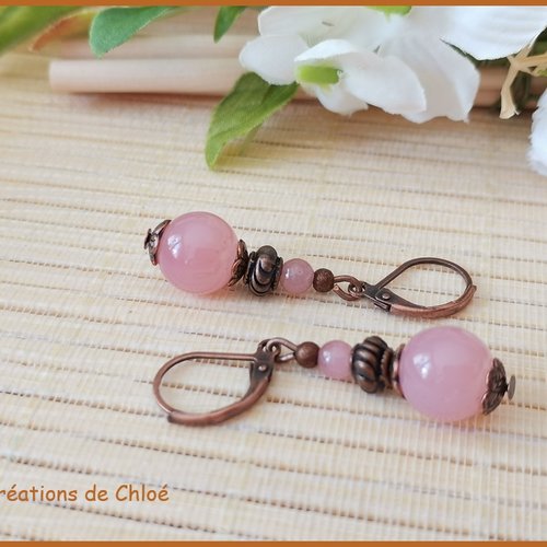 Boucles d'oreilles apprêts cuivre et perles en verre vieux rose imitation jade