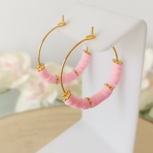 Boucles d'oreilles créoles dorées acier inoxydable et perles heishi