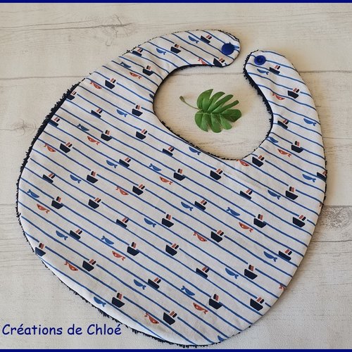 Bavoir bébé coton blanc et motif petits bateaux