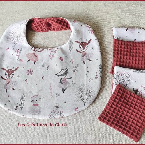 Ensemble naissance bavoir et 10 lingettes motif animaux