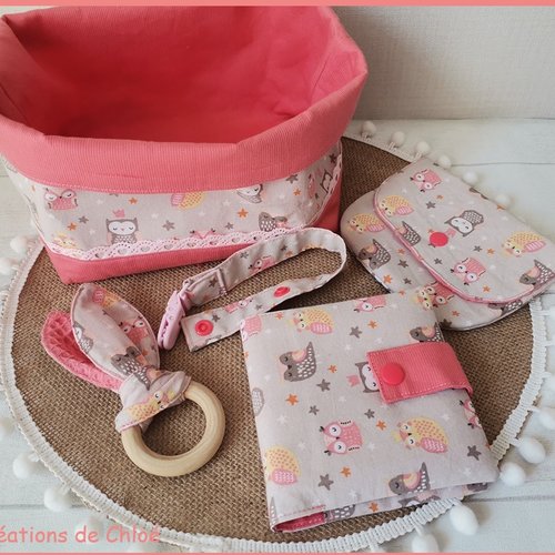 Ensemble naissance beige et corail motif chouettes