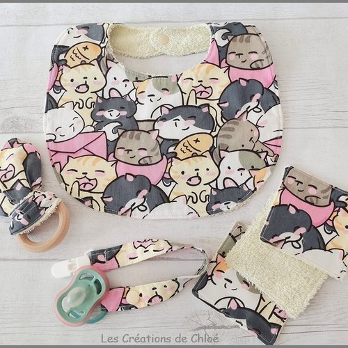 Ensemble naissance motif chats multicolores