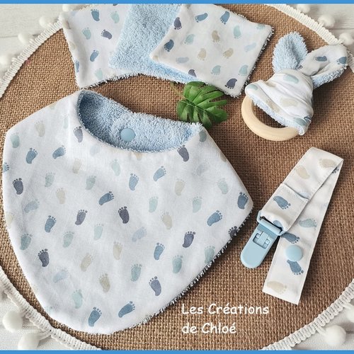 Ensemble naissance bavoir, 10 lingettes, hochet et attache tétine bleu