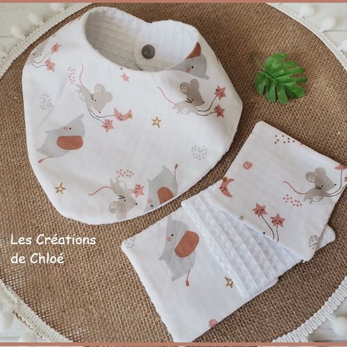 Ensemble naissance bavoir, hochet et 8 lingettes