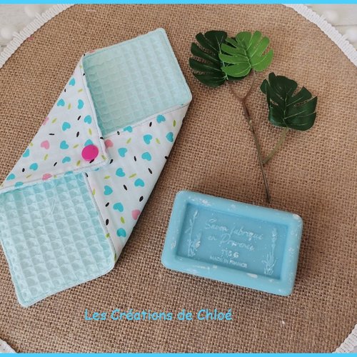 Pochette à savon tissus bleu et motifs coeurs