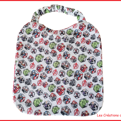 Serviette de cantine motifs avengers et éponge rouge