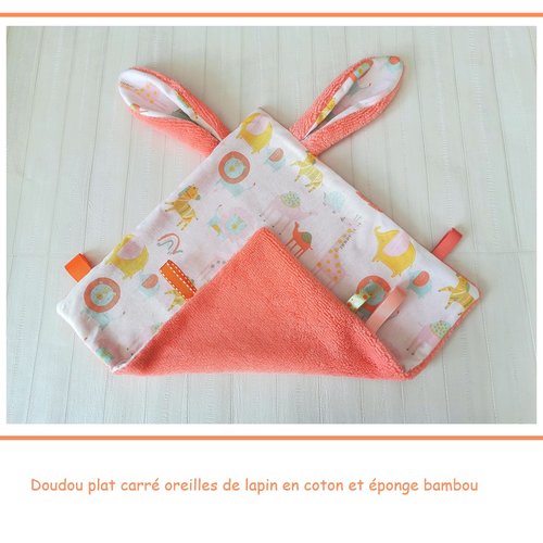 Doudou plat carré oreilles de lapin en coton motifs animaux