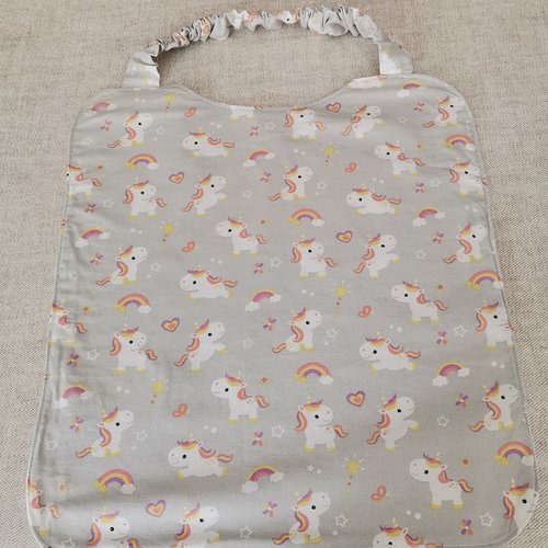 Serviette de cantine élastique motif licornes