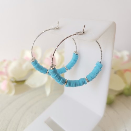 Boucles d'oreilles créoles acier inoxydable ciselé et perles heishi