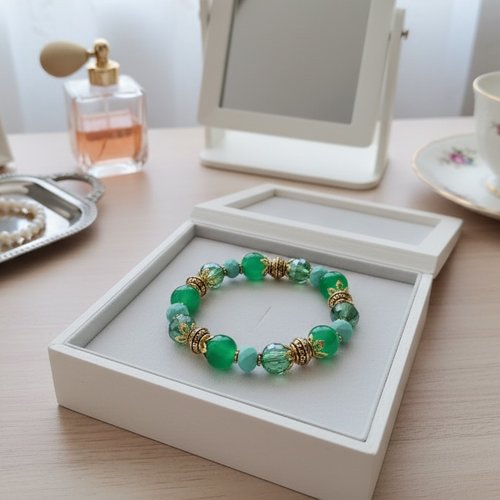 Bracelet fil élastique perles verre laqué vertes