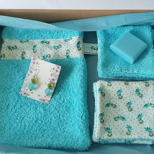 Box gant de toilette et 8 lingettes couleur bleu