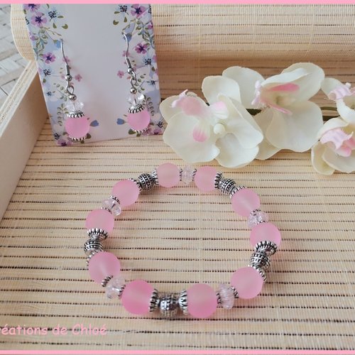 Parure bracelet et boucles d'oreilles assorties