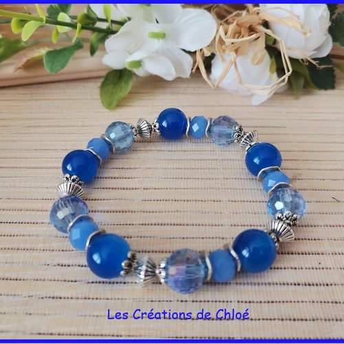 Bracelet fil élastique perles en verre laqué bleue