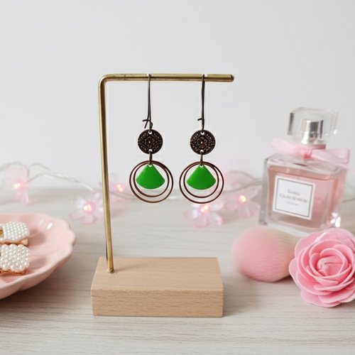 Boucles d'oreilles anneaux cuivre rouge et sequin émail triangle