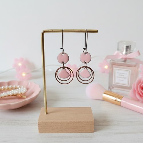 Boucles d'oreilles anneaux cuivre rouge et sequin émail triangle