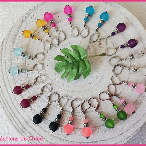 Boucles d'oreilles perles en verre givré et apprêts argent mat