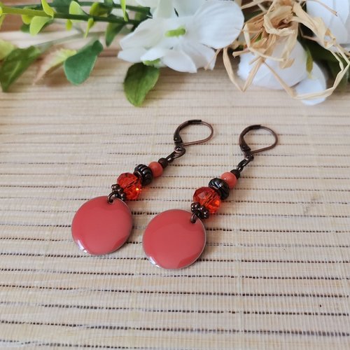 Boucles d'oreilles sequin émail et perles corail